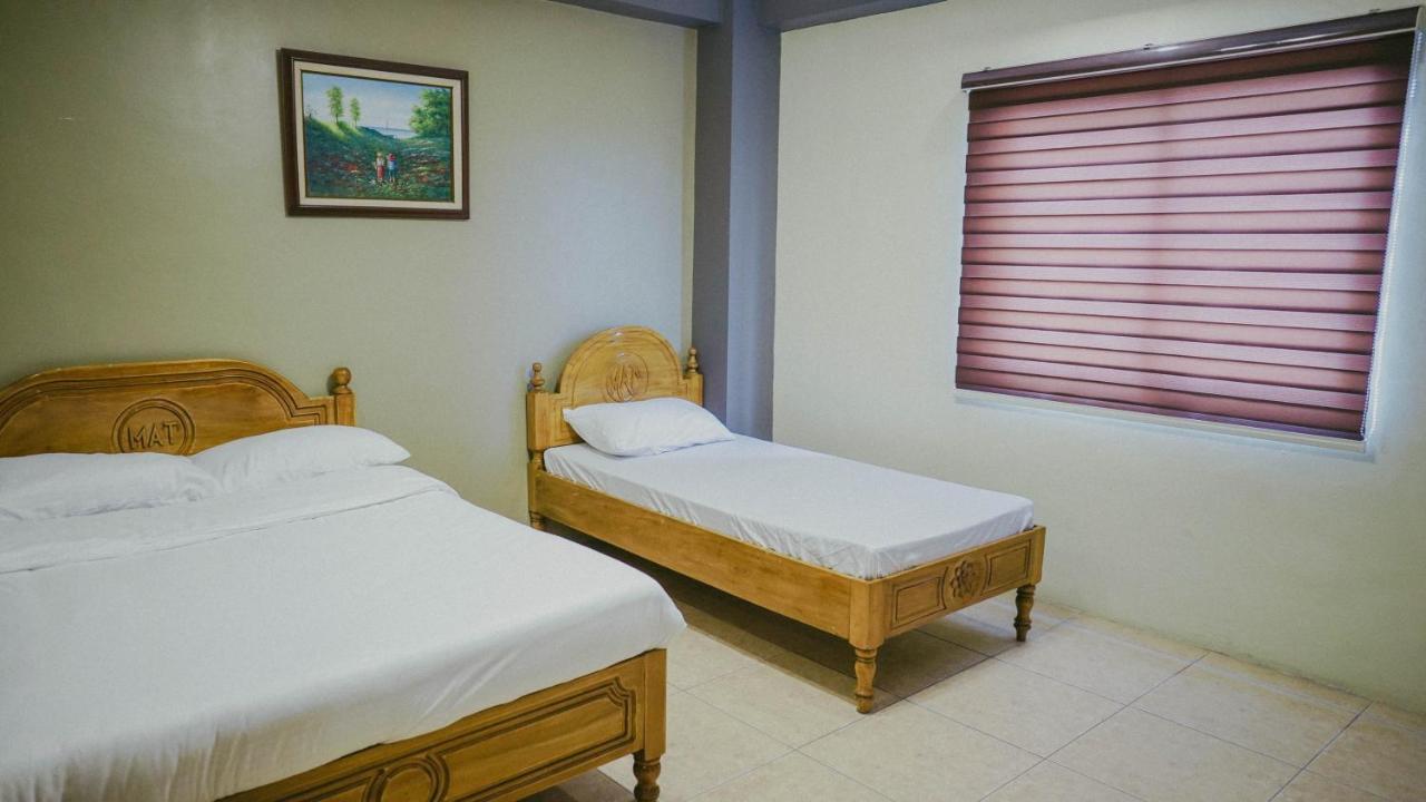 2428 Suites Urdaneta Exterior photo