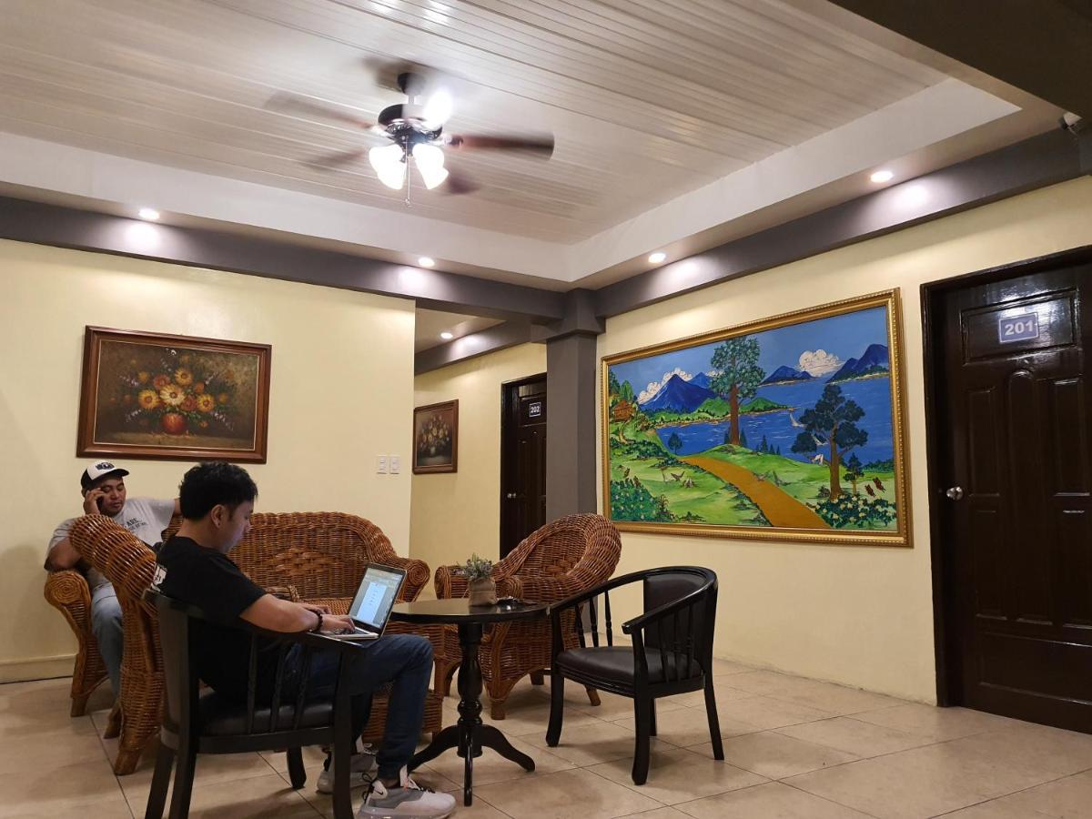 2428 Suites Urdaneta Exterior photo